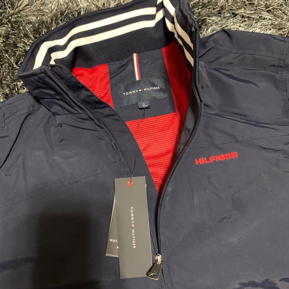 Navy blue Tommy Hilfiger bomber jacket w/zip hood - Picture 3 of 5